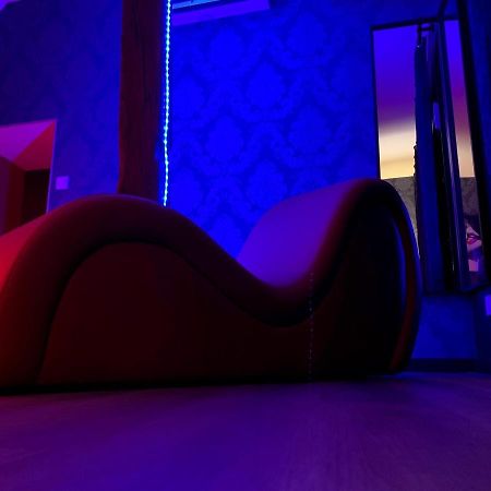 Love Room Avec Jacuzzi Prive Bonnetable Exteriör bild