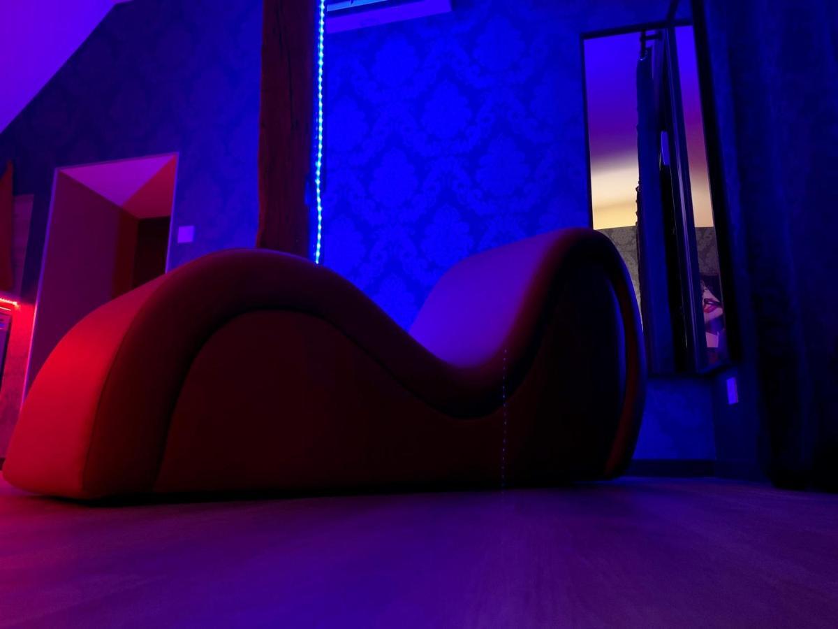 Love Room Avec Jacuzzi Prive Bonnetable Exteriör bild